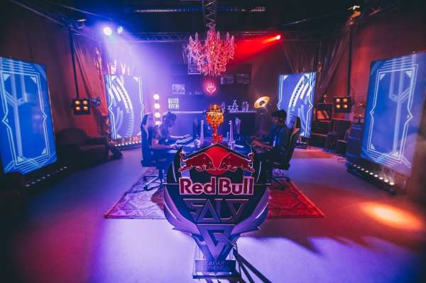 1v1 LoL turnuvası Red Bull Solo Q'da finalistler belli oldu 