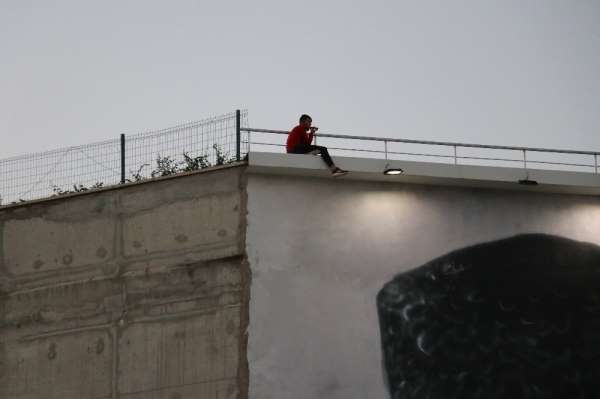 Bolu'da, sevgilisini başkasıyla gören genç intihara kalkıştı