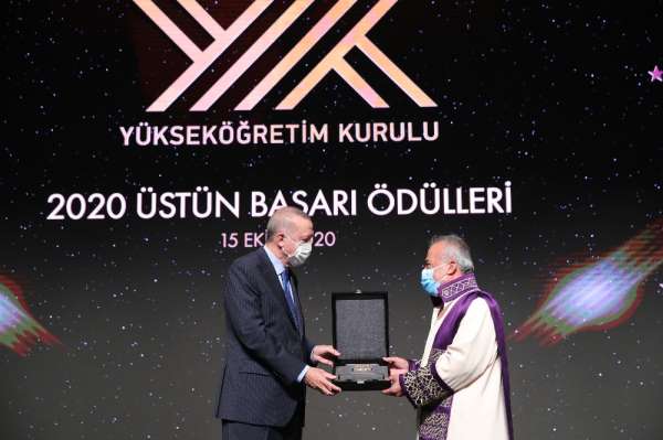 YÖK 2020 Üstün Başarı Ödülü Atatürk Üniversitesi'nin 
