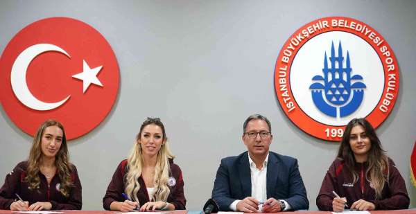 İBBSK, buz hokeyi takımına ilk transferlerini yaptı