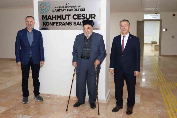 İlahiyat fakültesi konferans salonuna Mahmut Cesur'un adı verildi