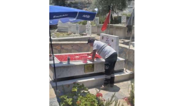 Milas Şehir Mezarlığı'ndaki özel harekat polisinin şehitliği yenilendi