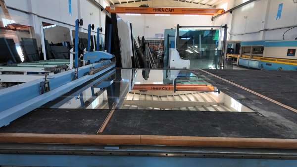 Erciş'te kurulan cam atölyesi bölgenin ihtiyacını karşılıyor