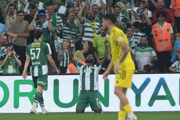 Bursaspor'da tarihi rekor: Kelechi Iheanacho Türk futbol tarihine geçti