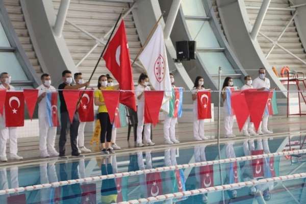 10 Kasım Atatürk'ü Anma Yüzme müsabakaları devam ediyor