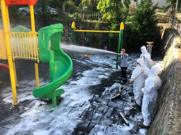 Altınordu Belediyesi'nden park ve çocuk oyun gruplarında kapsamlı temizlik 