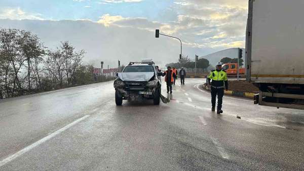 Kastamonu'da kavşakta zincirleme trafik kazası: 2 kişi yaralandı