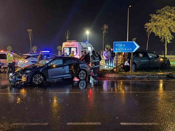 Ordu'da iki otomobil çarpıştı: 5 yaralı