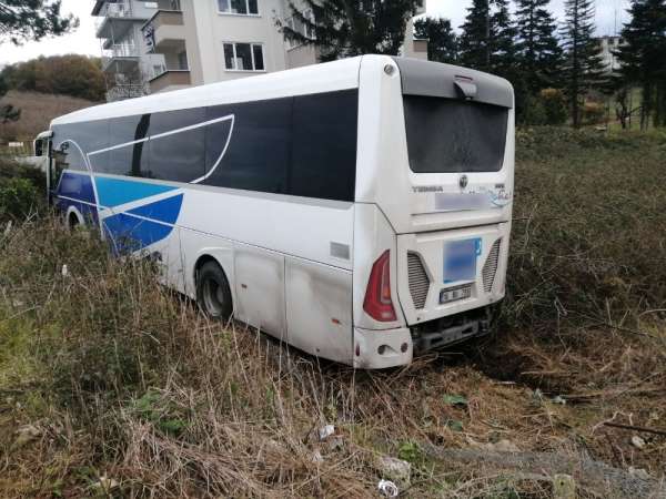 Yolcu otobüsü kaza yaptı
