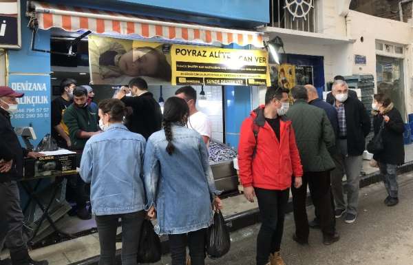 Poyraz Ali için 3,1 ton hamsi satıldı 