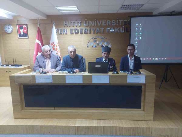 Hitit Üniversitesi'nde '100. Yılında Cumhuriyet Kazanımları ve Tarihin Tanıkları Gazilerimiz' konulu panel düz