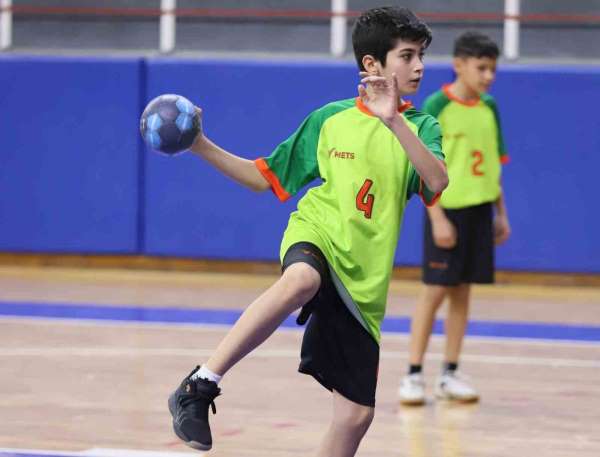 8 ilden 18 takım Denizli'de final bileti arayacak