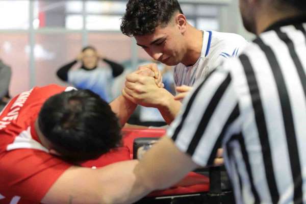 Muğla okul sporları gençler bilek güreşi il birinciliği Menteşe'de tamamlandı