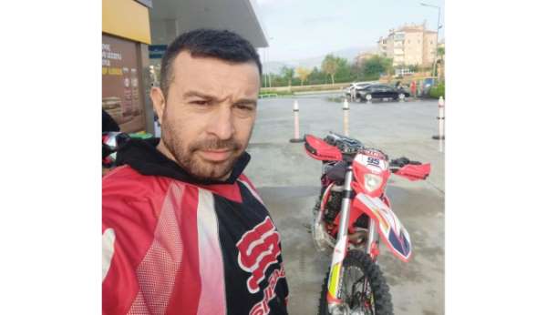 Şampiyon motosikletçi Özgür Çapacı, trafik kazasında hayatını kaybetti