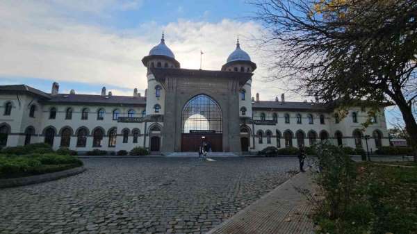 Trakya Üniversitesi'nin tarihi tren garına ücretli giriş kararı yargıdan döndü