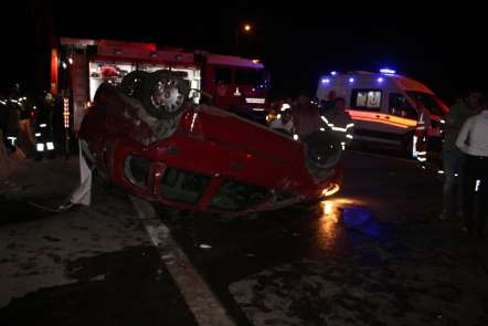 İzmir'de zincirleme kazada 1 sürücü viyadükten aşağı düştü 