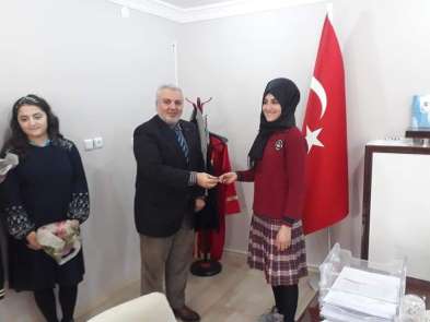 Tutak'ta Liseler arası Çanakkale Şehitlerine konulu şiir okuma yarışması düzenle