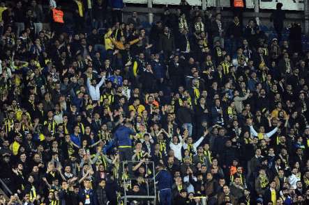 Taraftardan Sivassporlu futbolculara alkış 