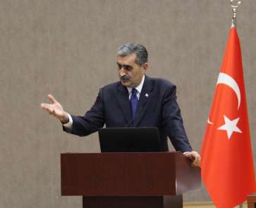 Konuk: 'Pancar tarlada büyüdükçe bitkisel üretimi de hayvancılığı da büyütür' 