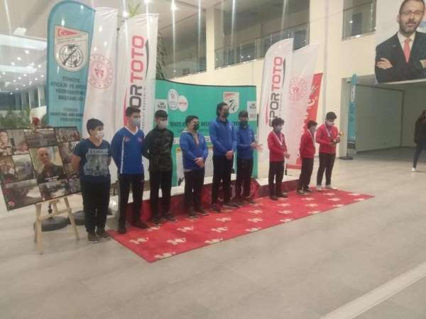 Yiğit Alp Zeki'den Havalı Tabancada Türkiye rekoru 