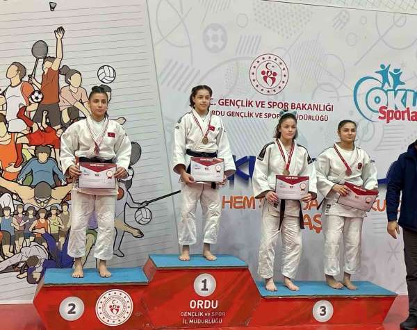 Yunusemreli genç judocular Ordu'da 4 madalya kazandı