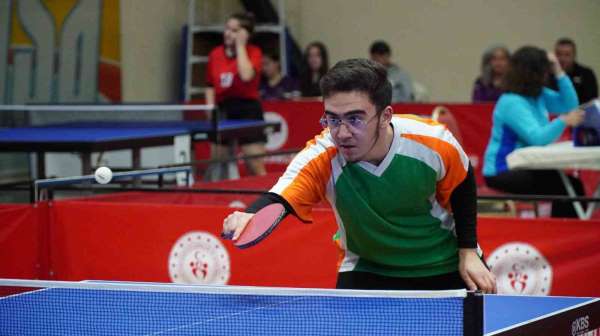 Manisa'da 10 ilden 80 sporcu Türkiye Şampiyonasına katılmak için yarıştı