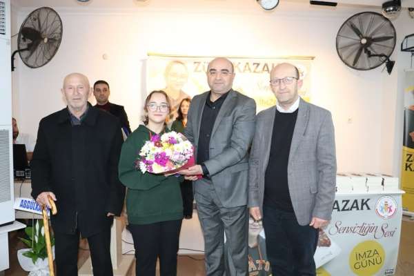 Ressam Abdullah Taktak Ortaokulu öğrencisi Zülal Kazak'ın 'Sensizliğin Sesi' kitabı büyük ilgi gördü