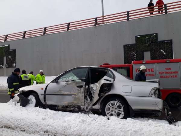 Van'da trafik kazası: 4 yaralı 