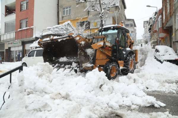 İlkadım'da yoğun kar mesaisi