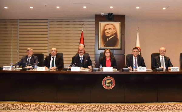 GSO Şubat Ayı Meclis Toplantısı, Büyükşehir Belediye Başkanı Fatma Şahin'in katılımıyla yapıldı