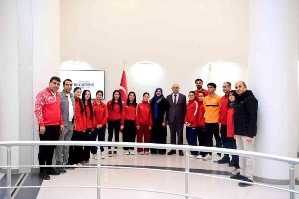 Başkan Er: 'Malatya'nın her yerinde spor tesisi olacak'