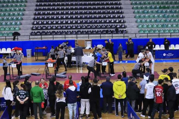 Bilek Güreşi Grup Şampiyonası heyecanı Denizli'de yaşandı