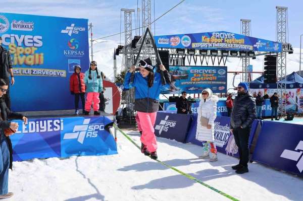 Erciyes Kış Spor Festivali'ne binlerce katılım