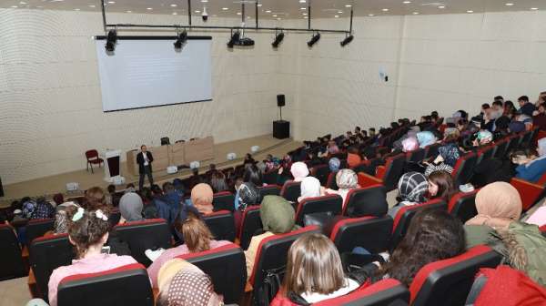 Atatürk Üniversitesi'nde Suriye, Libya ve Ortadoğu konuşuldu 