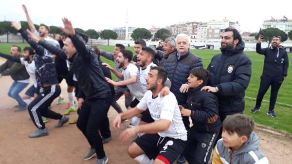 Burhaniye'de şampiyonluk sevinci