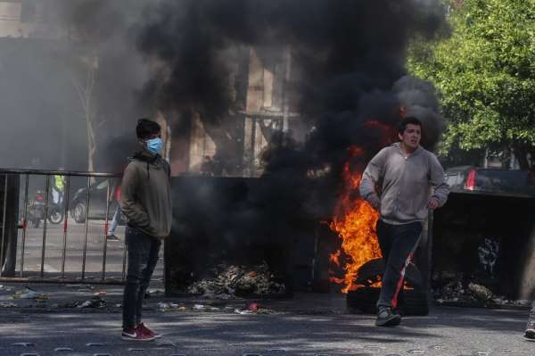 Lübnan'da ekonomik kriz protestoları sürüyor 