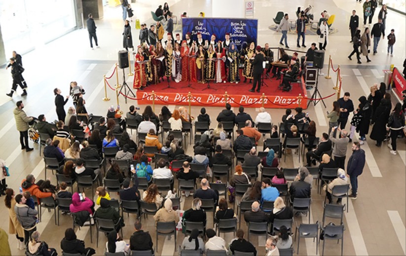 Sağlık çalışanlarından oluşan korodan 'Tıp Bayramı'na özel konser
