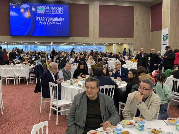 Gençlik ve Spor Bakanı Bak, Bahçelievler'de iftar programına katıldı