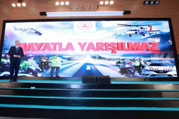 Bakan Yerlikaya açıkladı: Bayram tatilindeki trafik kazalarında 75 kişi hayatını kaybetti, 10 bin 810 kişi yar