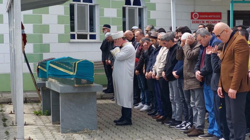 Samsun'da kocasının sokak ortasında öldürdüğü 3 çocuk annesi kadın toprağa verildi