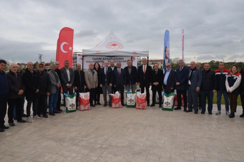 Samsun'da üreticilere fasulye ve ayçiçeği tohumu dağıtıldı