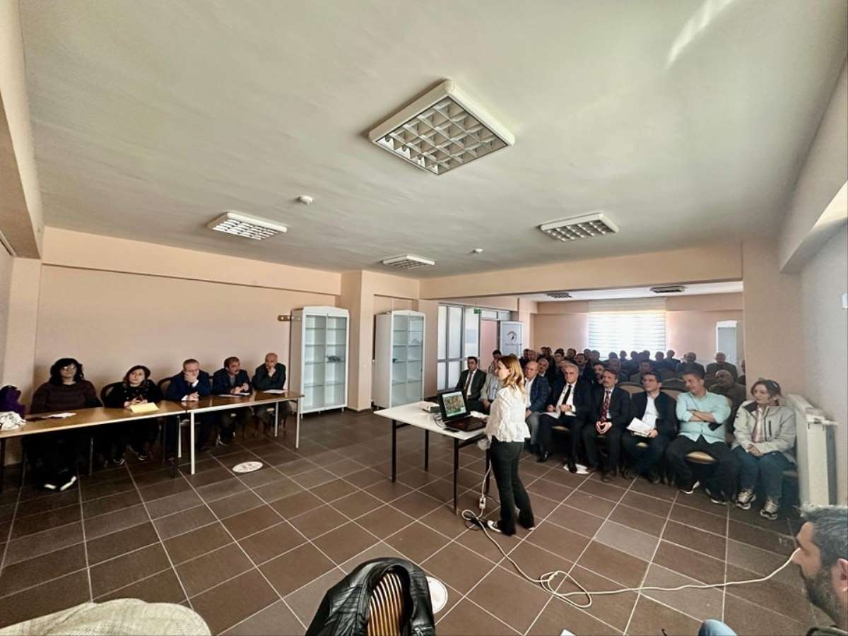 Aslanapa'da Tarıma Dayalı İhtisas Organize Sanayi Bölgesi Çed süreci toplantısı