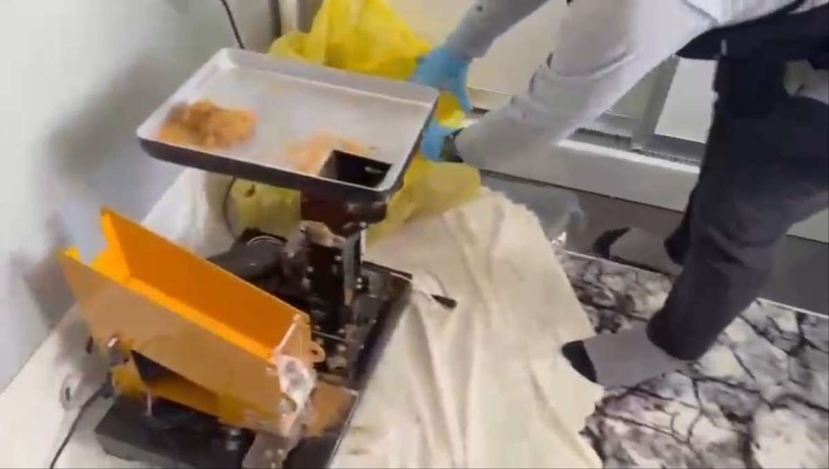 Samsun'da gümrük kaçağı tütün mamülleri ve elektronik malzeme ele geçirildi