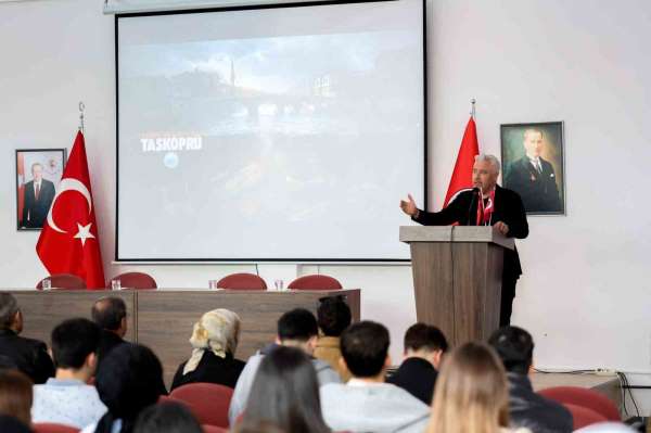 '7 Kemerli Bir Zaman Geçidi' filmi üniversite öğrencileriyle buluştu