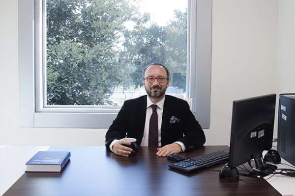 Prof. Dr. Feridun Acar ile bıçaksız beyin ameliyatı artık Türkiye'de 