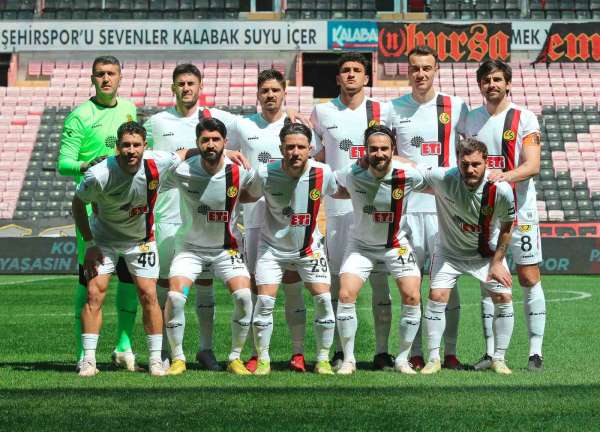 Efsane Eskişehirspor'un amatör lige düşmesiyle taraftarlar büyük üzüntü yaşadı