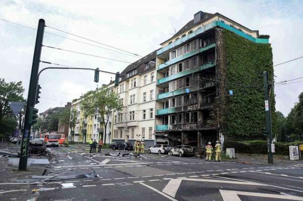 Almanya'da apartmanda patlama: 3 ölü