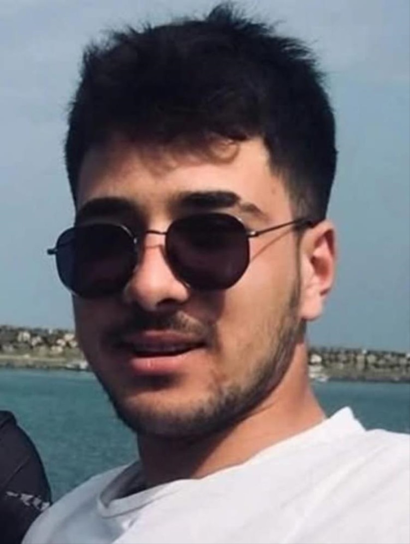 Samsun'da kuzeni tarafından öldürülen gencin tabutunun üzerine damatlığı konuldu
