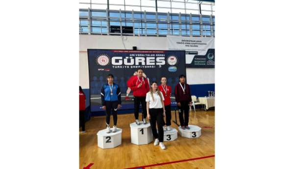Afyonkarahisarlı güreş sporcusundan büyük başarı