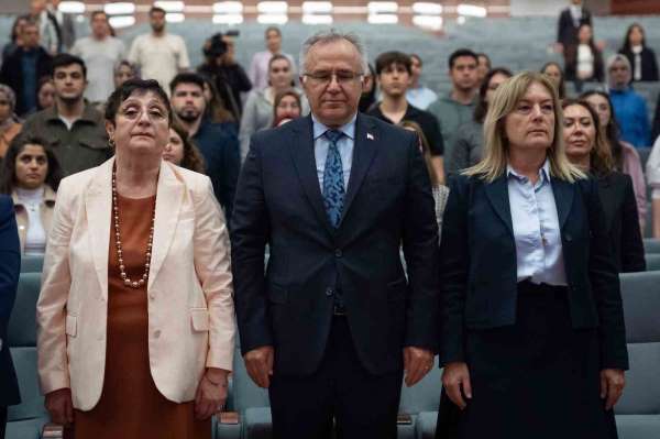 Hacettepe Üniversitesi'nden 'Anneyle Güçlü Aile' temalı panel